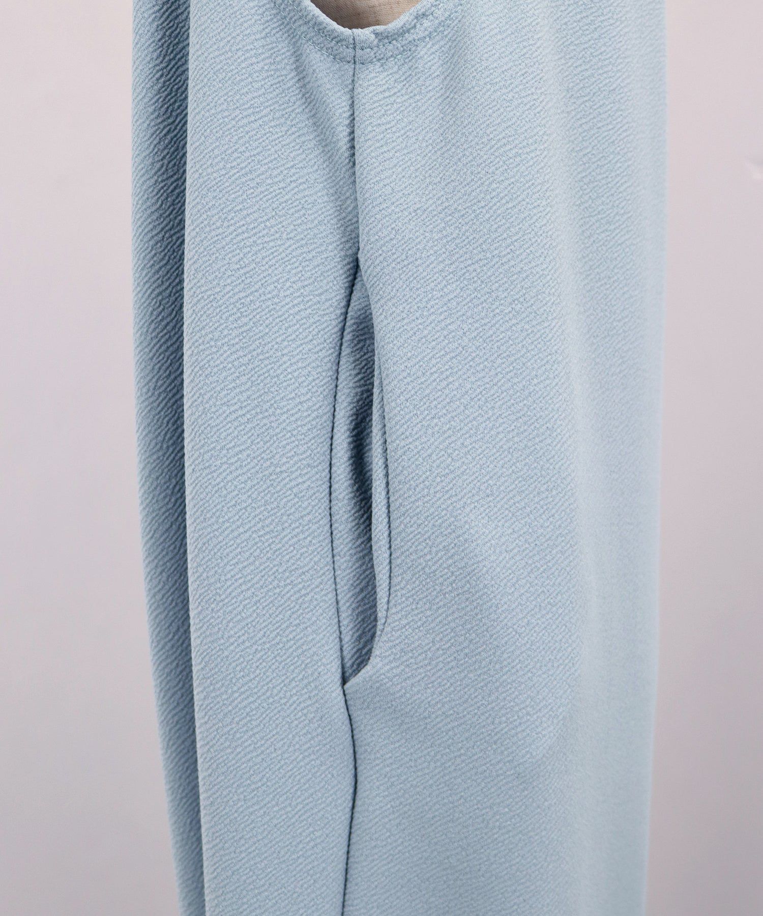 日本 BLUE EAST - 休閒扭結垂墜連身褲-水藍