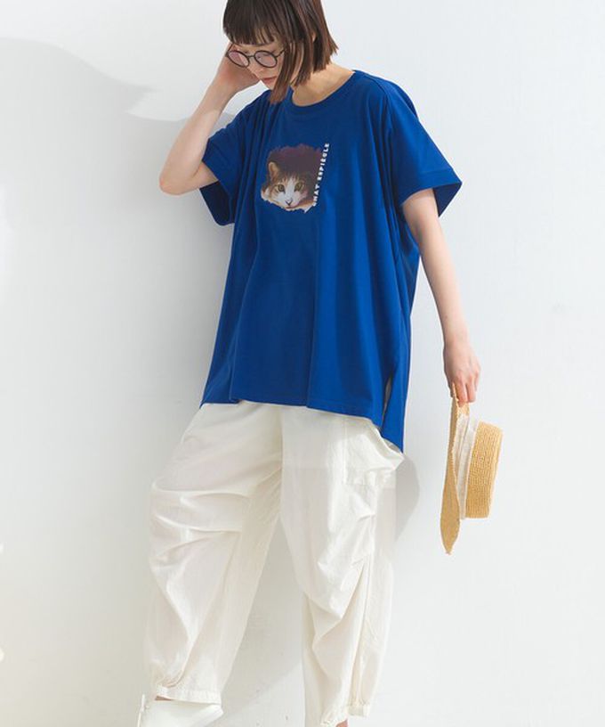 日本 Lupilien - 療癒休閒感落肩長版T恤-貓咪照片-淺黃