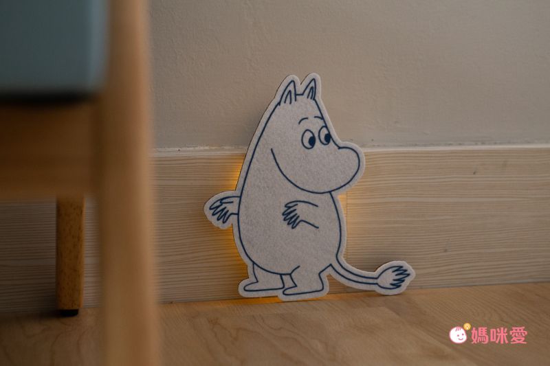 日本 TOYO CASE - LED 感應夜燈壁飾-小不點 (約12.2x2.3x19cm)