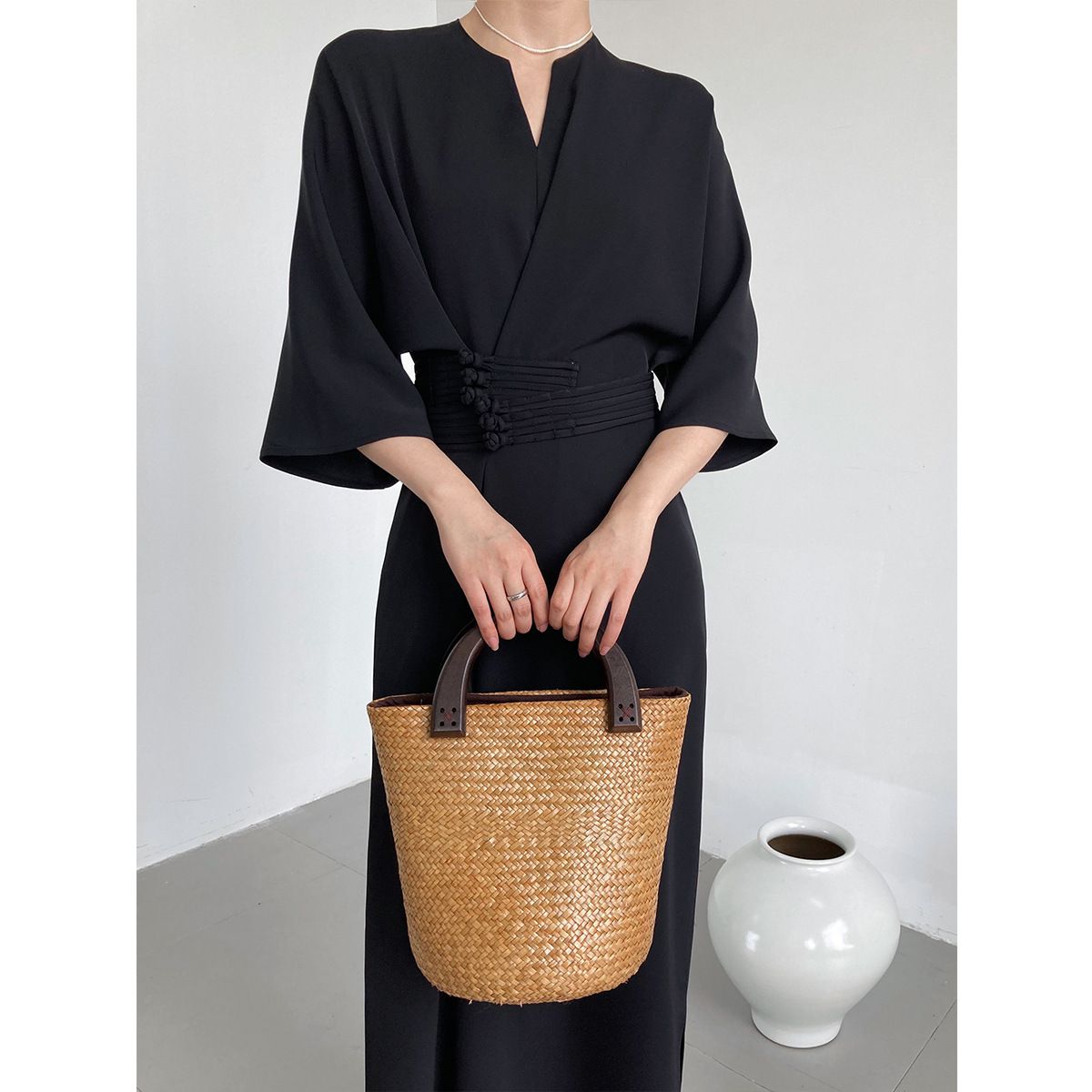 垂墜收腰綁帶直筒連衣裙-霧藍色