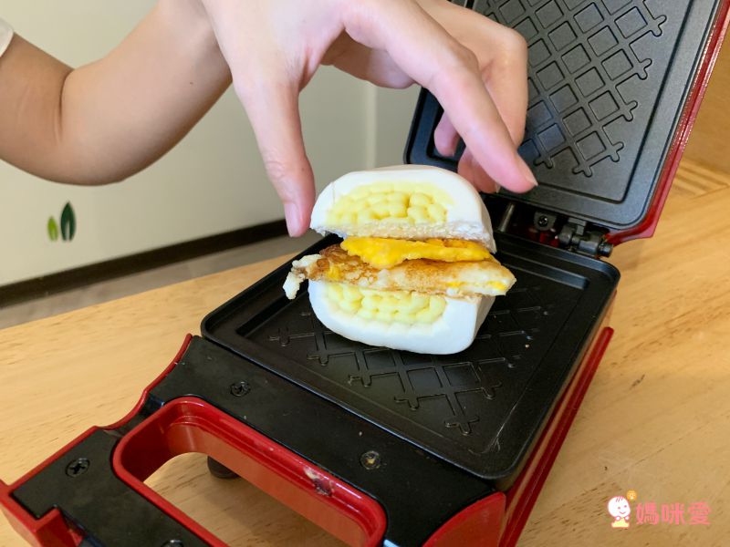 活力早餐系列【GREEN & SAFE】銀絲卷、小漢堡排、寶寶粥