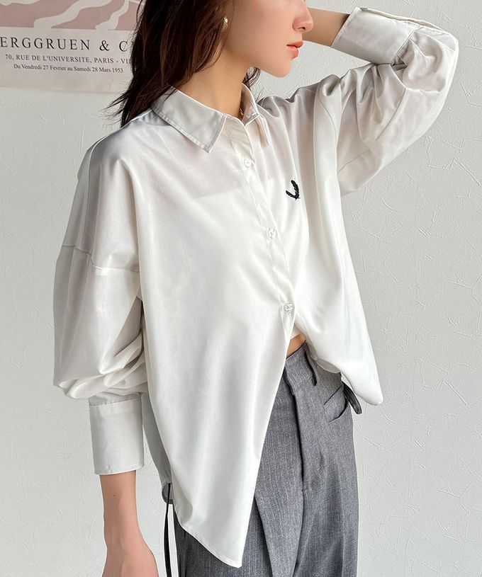 日本 Classical Elf - 羽毛logo刺繡 落肩率性襯衫-淺藍