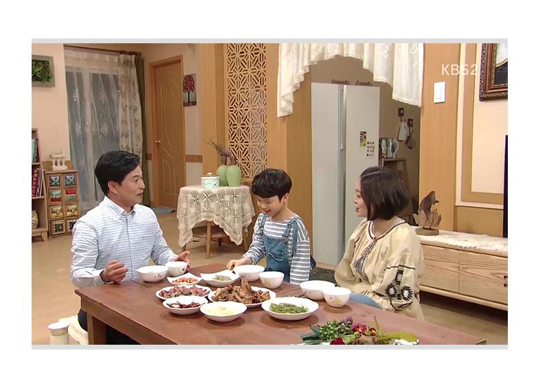 韓國 OZKIZ - 刷破感牛仔連身吊帶褲