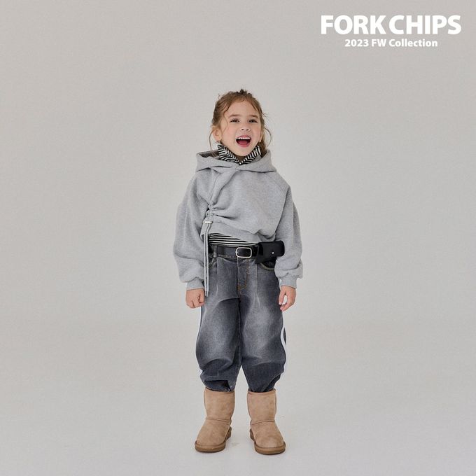 韓國 FORK CHIPS - 鈕扣高領彈性上衣-條紋