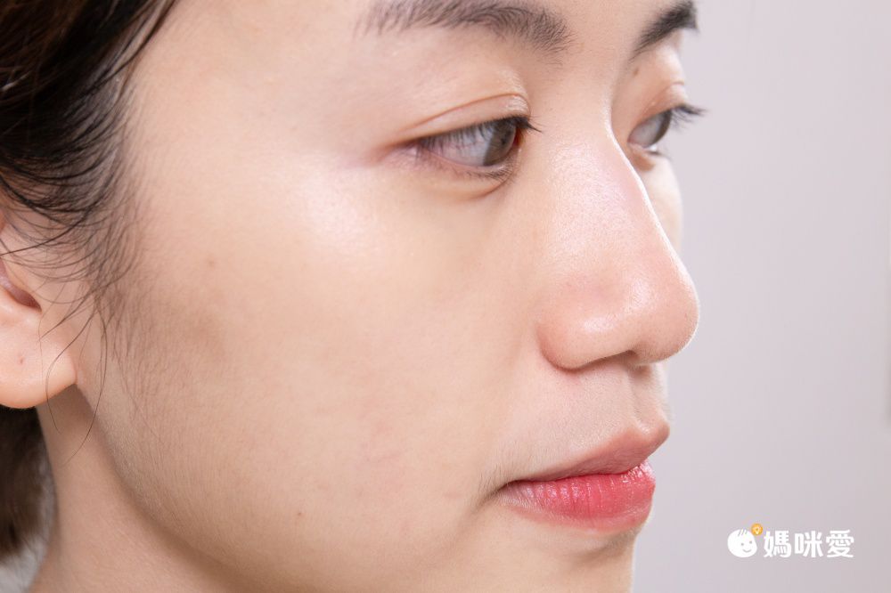 就像敷的導入儀！【AKIMIA 微電流面膜】4倍深度吸收