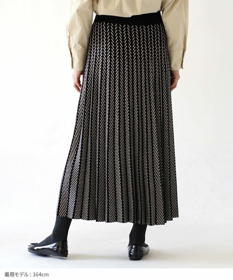 日本 zootie - 針織線條俐落感百摺長裙-黑白系