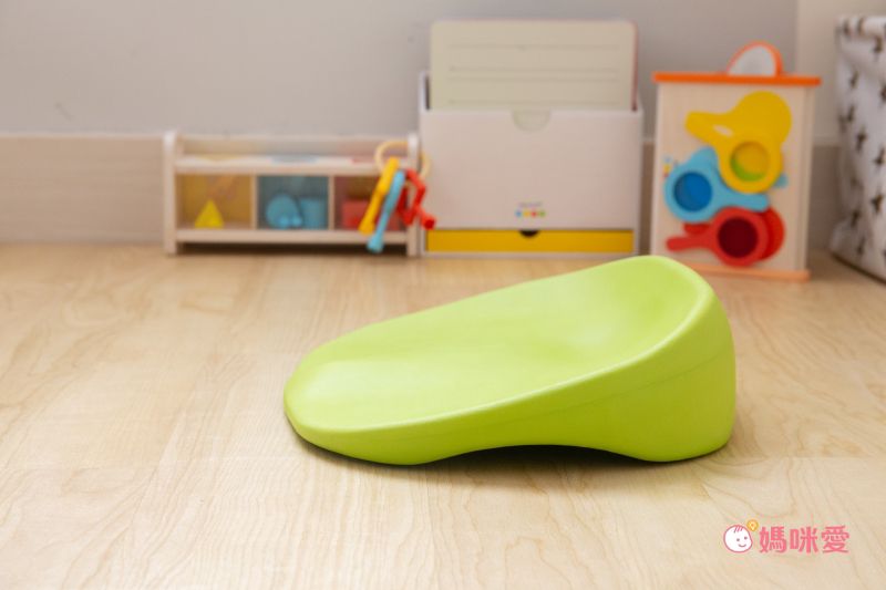 日本文具 SONIC - 人體工學 兒童學習椅墊