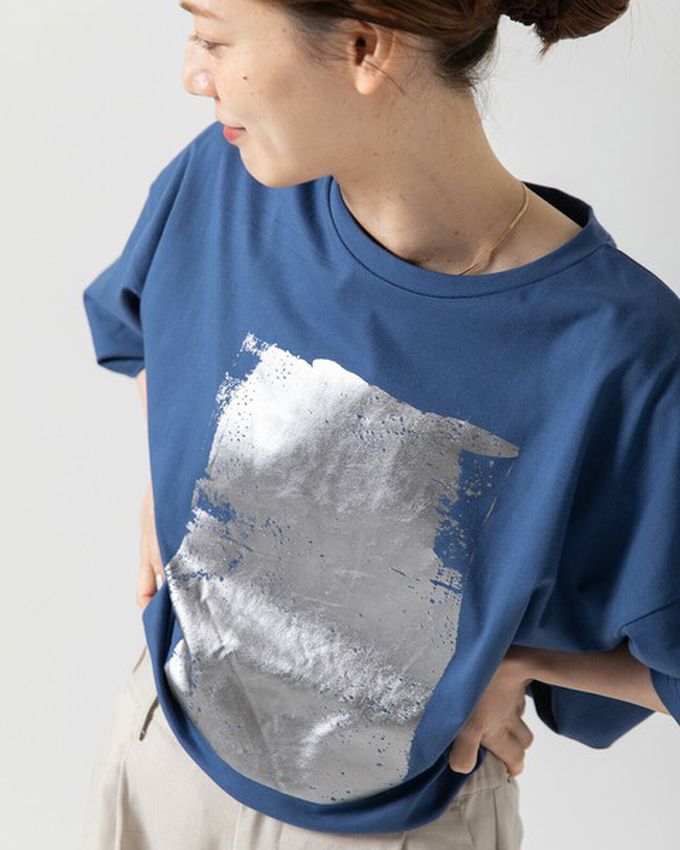 日本 gleam - 燙金光澤廓形寬版天竺棉短袖T恤-金x奶油杏