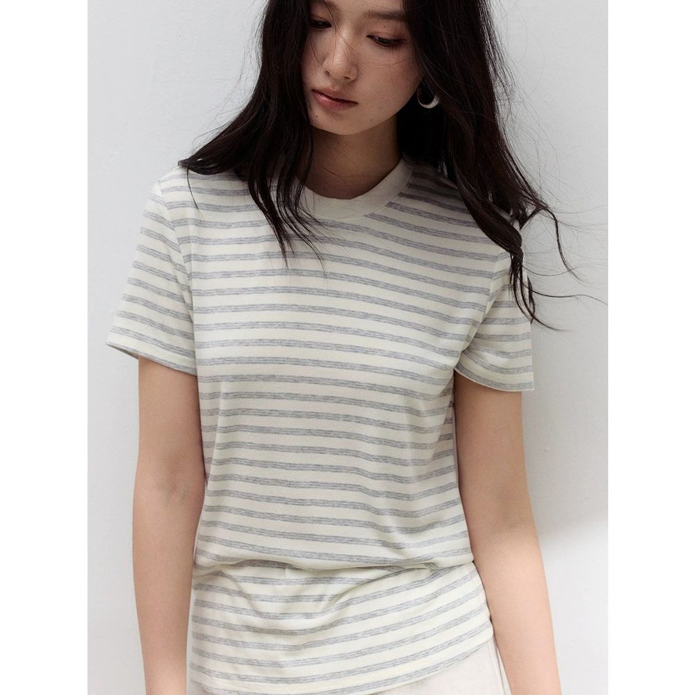 呼吸感天絲混羊毛經典圓領短袖上衣-灰條紋