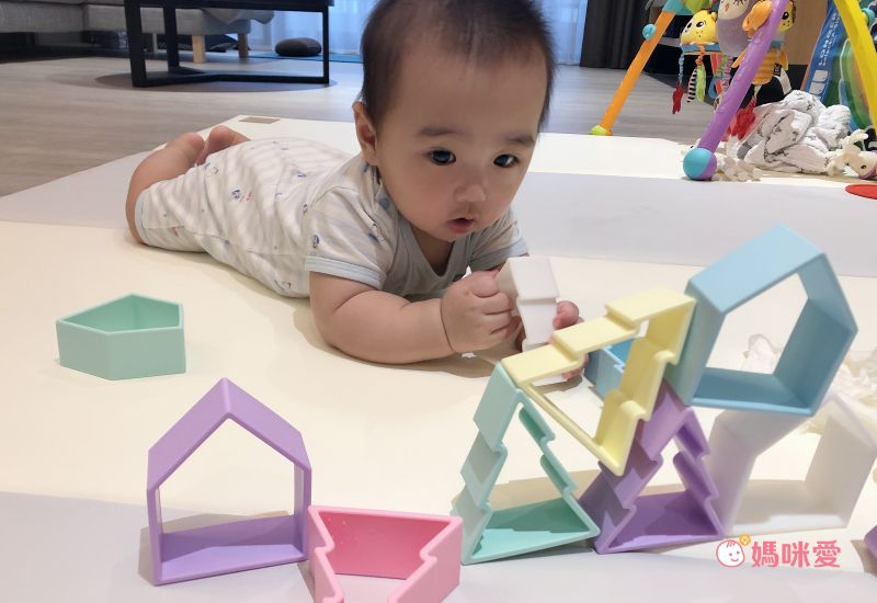 西班牙 dëna - 多功能益智軟積木/疊疊樂 小人物+小房子-夢幻藍