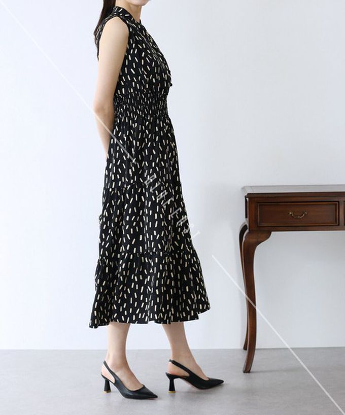 日本 BLUE EAST - 接觸冷感 縮腰顯瘦立領無袖洋裝-花朵-海軍藍 (M)