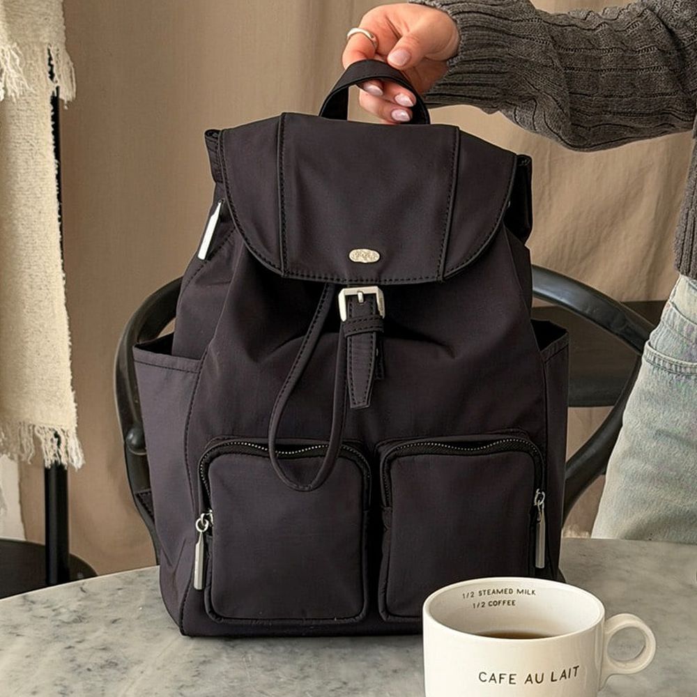 小眾設計 高雅霧面生活防水尼龍後背包-黑 (S[25x32x14cm])