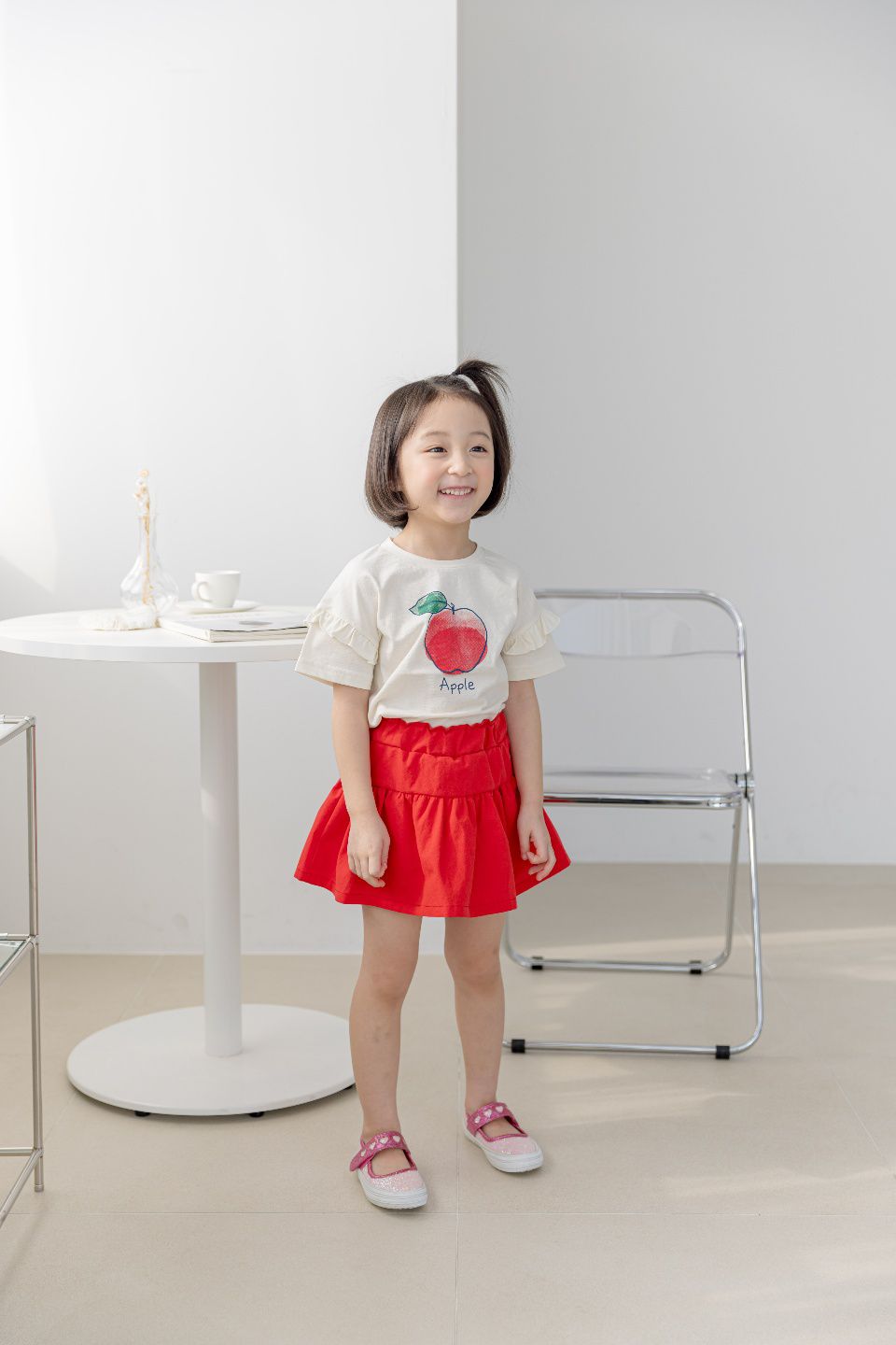 韓國 Orange Mom - 荷葉裝飾袖塗鴉蘋果T-淺黃