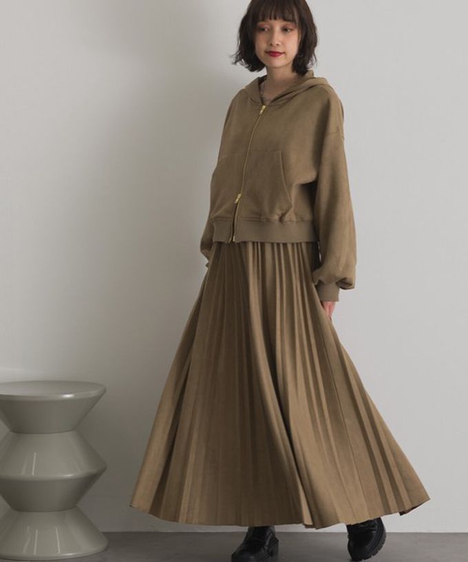 日本 ELENCARE DUE - 俐落低調麂皮百褶長裙-煙燻黃