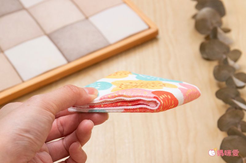 日本 Prairie Dog - 【和布華】日本製奈良五重紗 手帕-椿之華 (30x26cm)