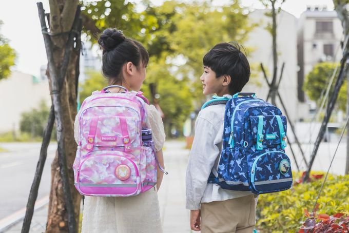 MoonRock - SP1 閃耀獨角獸護脊書包-LED胸扣2022款-建議身高95-140cm-19L