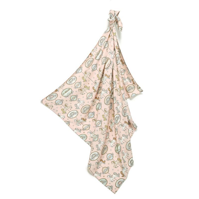 La Millou - 竹纖維涼感巾_多功能萬用巾/嬰兒包巾/蓋毯/蓋被/透氣-旋轉小木馬(粉底)-120 公分 x 100公分(+,- 2-3 公分)