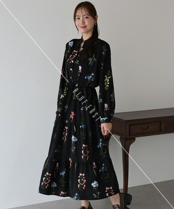 日本 BLUE EAST - [人氣款]簡約抽繩收腰長袖洋裝-斑點小花-黑