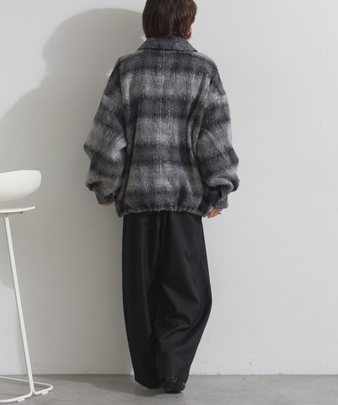 日本 ELENCARE DUE - 毛海感寬版雙拉鏈大口袋保暖外套-黑格紋