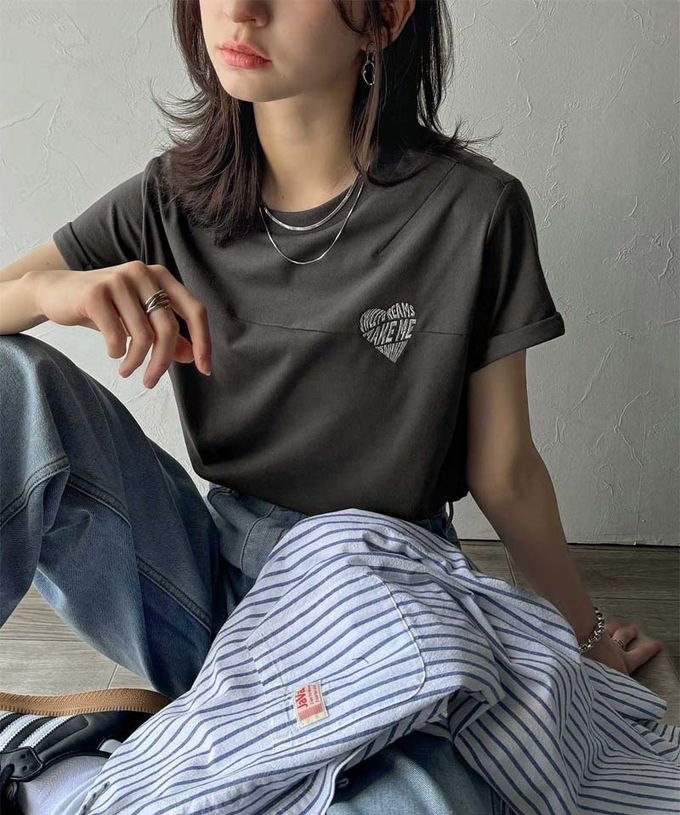 日本 Classical Elf - 經典胸前愛心刺繡短袖上衣-藍愛心-粉紅