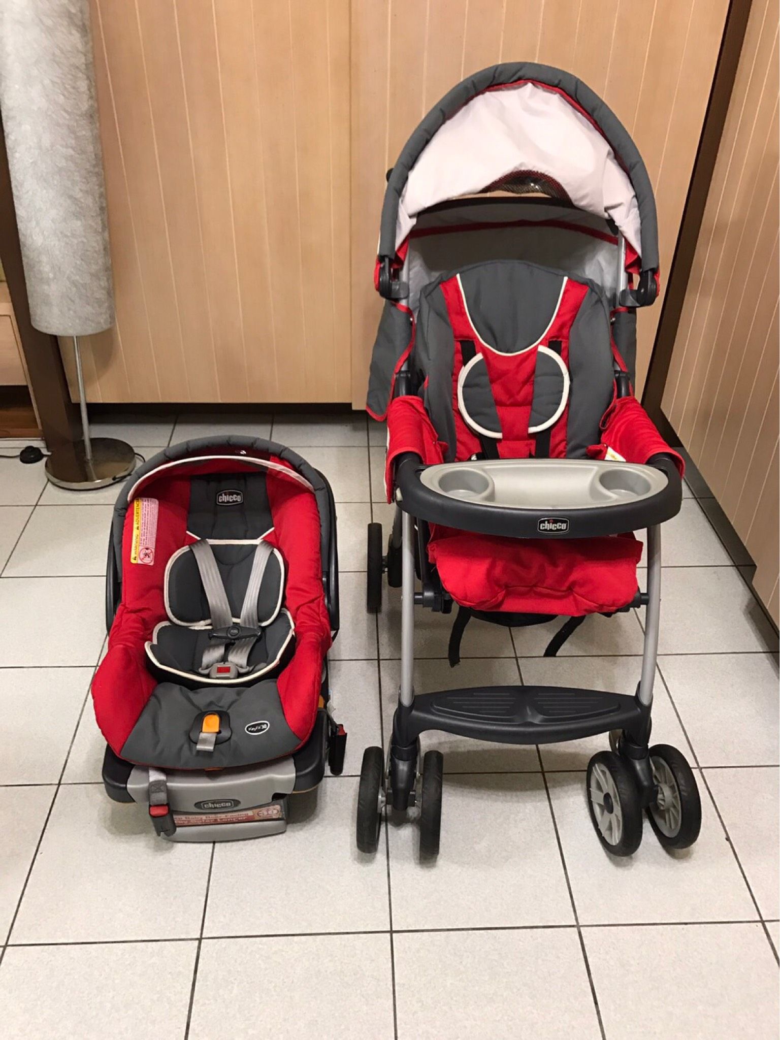 （非常超值）售出二手推車義大利chicco及keyfit提籃汽座