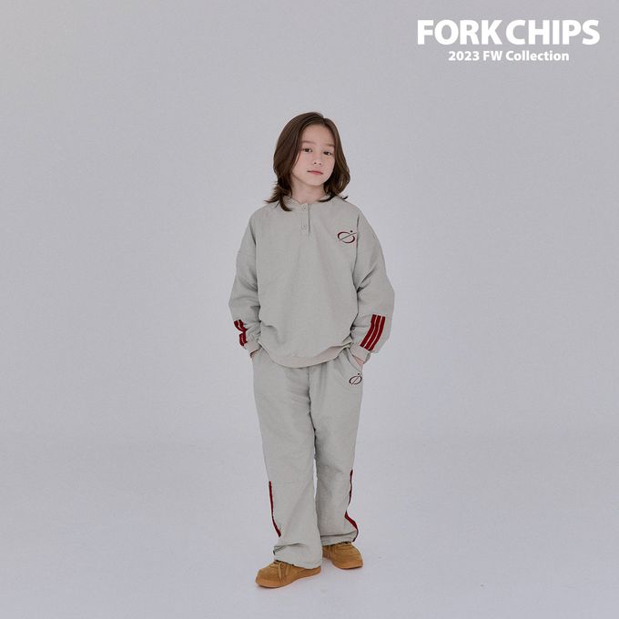 韓國 FORK CHIPS - 鬆緊腰穿越星星防風休閒長褲-灰卡其