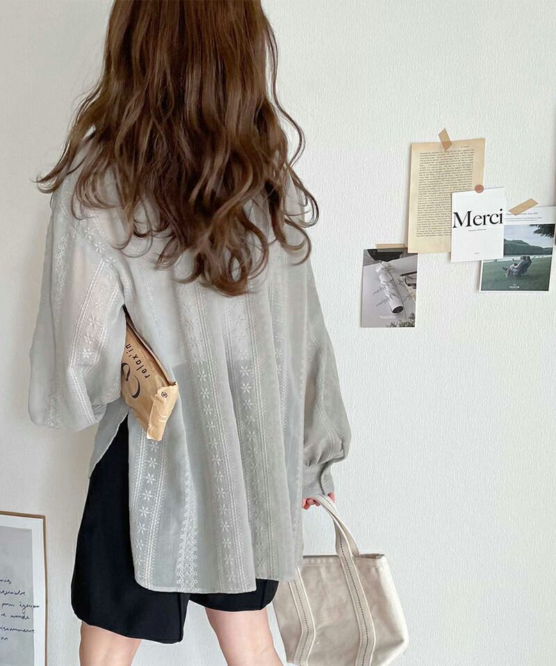日本 Classical Elf - 2WAY微立領花朵刺繡透膚襯衫-淺灰