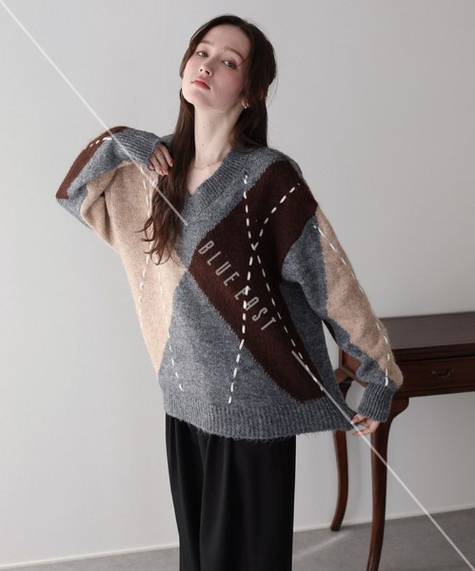 日本 BLUE EAST - 成熟菱格紋幾何V領針織上衣-灰系 (M)