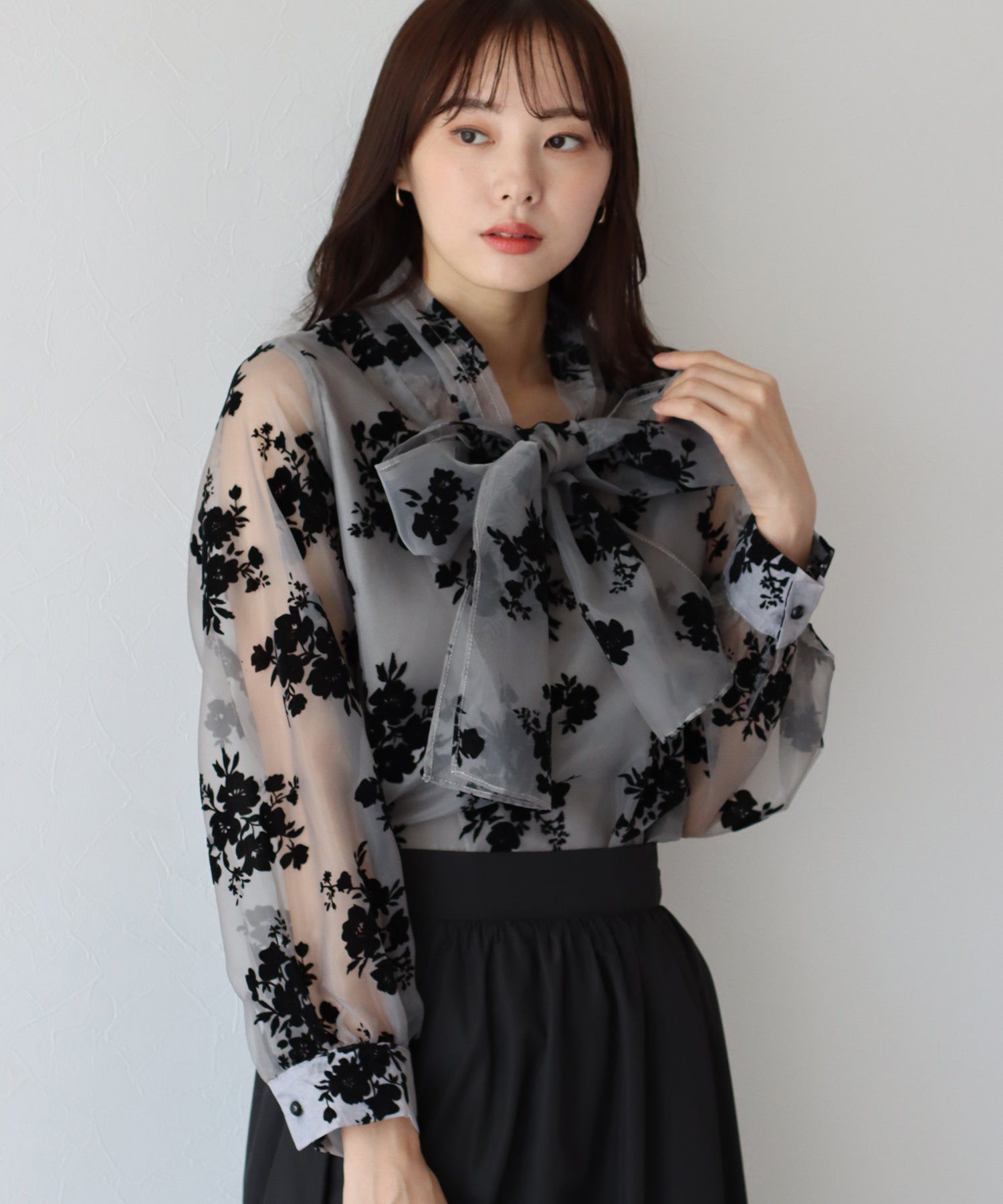 日本 BLUE EAST - 浪漫歐根紗蝴蝶結長袖上衣-黑