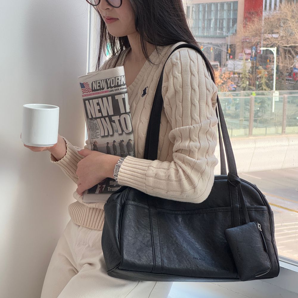 小眾設計 (附小拉鍊包)超能裝皮革保齡球肩背包-黑