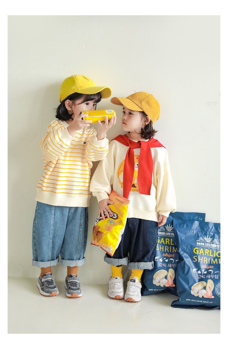 休閒印花圓領長袖上衣-塗鴉插畫-杏色