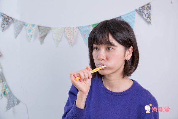 義大利Marvis - 甘草薄荷牙膏-黑 (85ml)