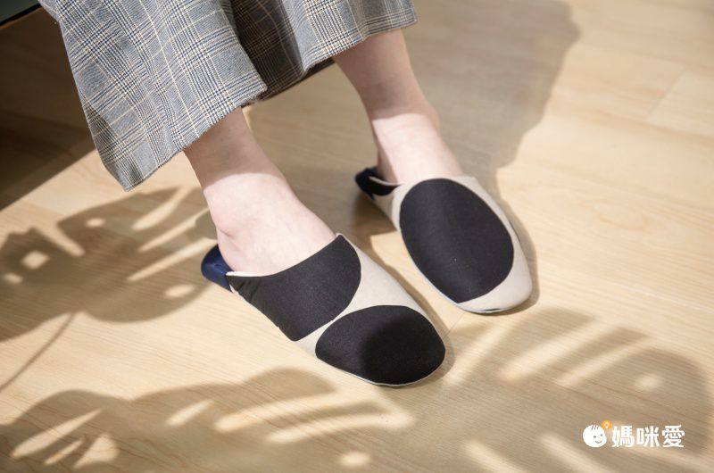 日本 Maison Blanche - 日本製 北歐風棉麻柔軟室內拖鞋-點點-黑 (23-25cm)
