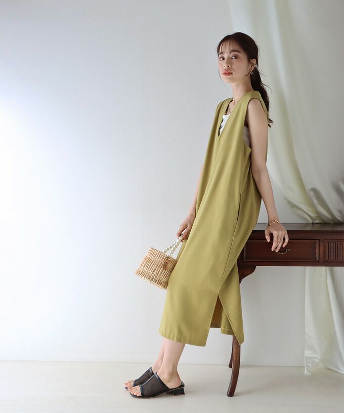 日本 BLUE EAST - 2WAY率性簡約V領連身洋裝/背心裙-黑