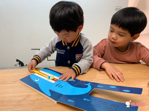 幼兒的好幫手【青林國際】刷牙＆如廁遊戲操作書 / 精彩技藝趣味挖洞書☞恐龍迷必收藏♡新書75折！