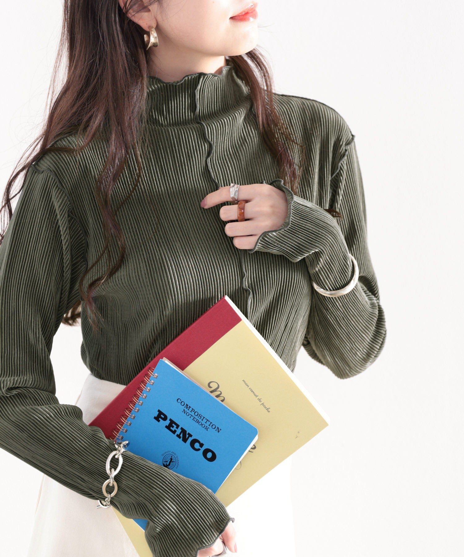 日本 Classical Elf - 光澤感木耳邊薄長袖上衣-酪梨綠