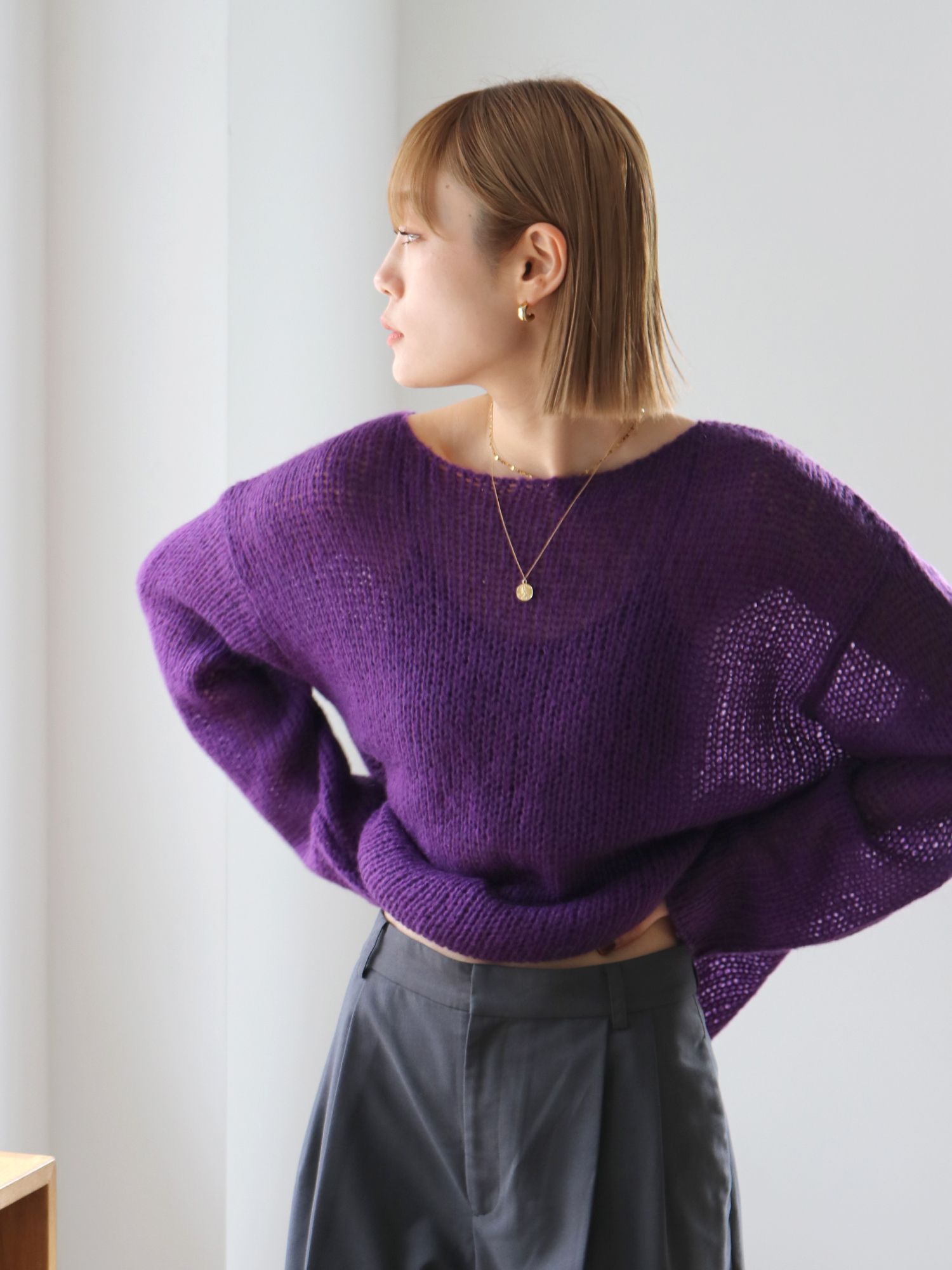 日本 Ungrid - 質感鉤針落肩針織上衣-淺灰 (F)