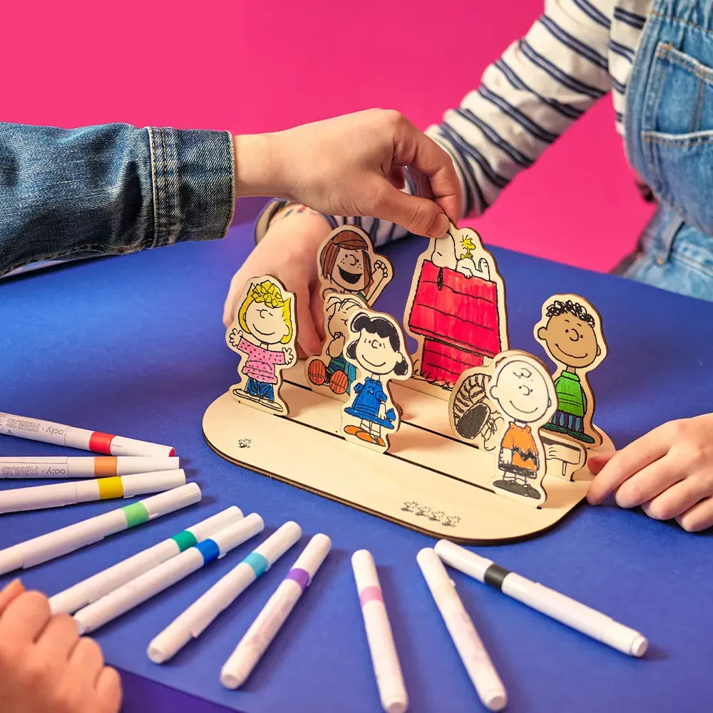 聖誕禮物｜史努比聯名DIY彩繪組【美國 Ooly】Snoopy的好友們｜紅色木質經典小屋