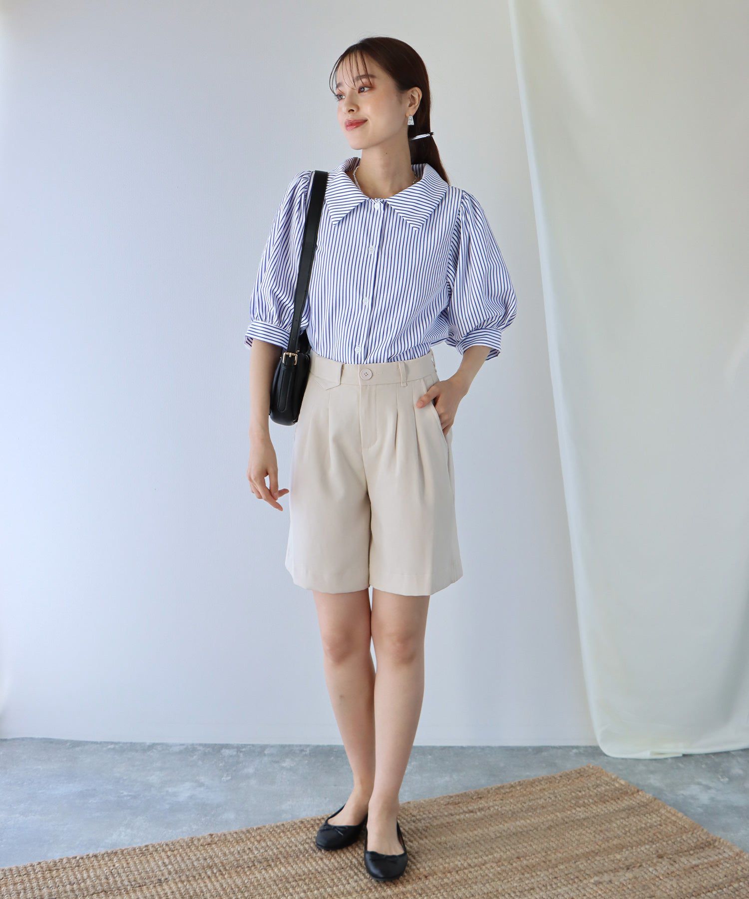 日本 BLUE EAST - 百搭翻領澎澎袖襯衫-直條紋-水藍