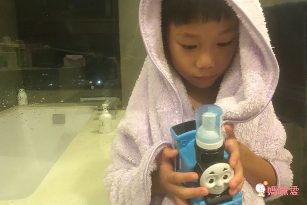 日本超人氣 TOMICA 車車入浴球，增添孩子洗澡樂趣