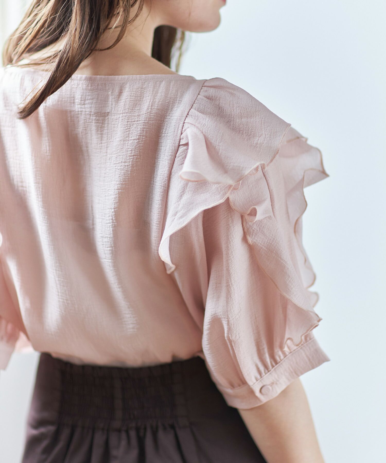 日本 tocco-closet - 優雅光澤感綁帶短袖上衣-星塵粉