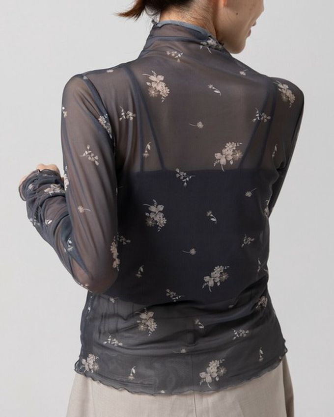 日本 gleam - 優雅小花木耳邊透膚高領長袖上衣-咖啡x黃花