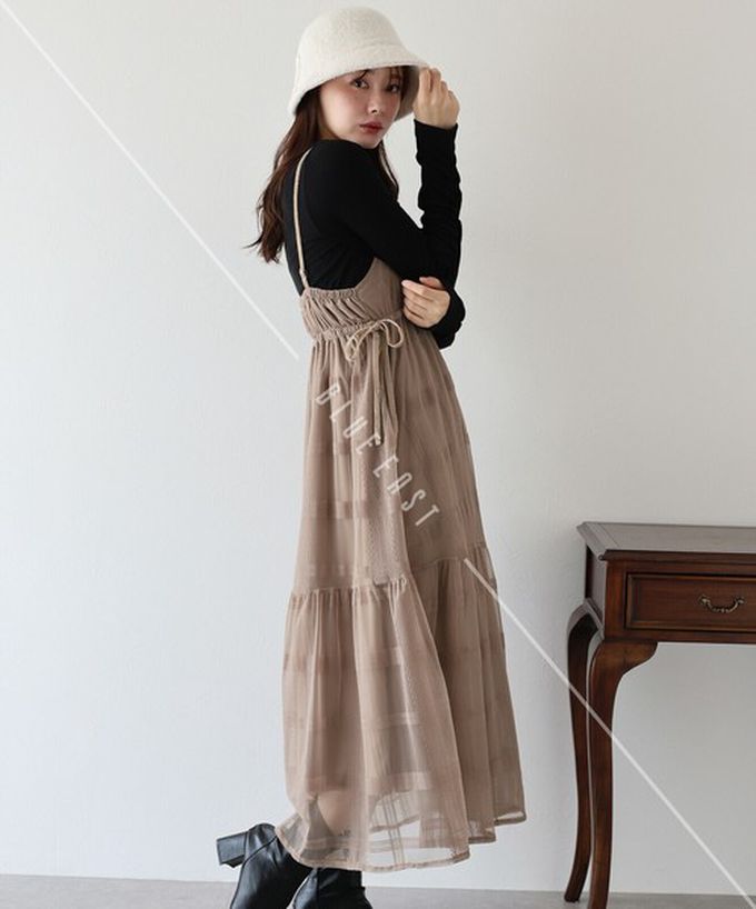 日本 BLUE EAST - 甜美植絨大格紋吊帶背心洋裝-黑