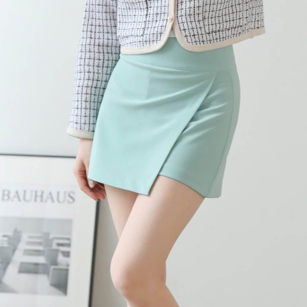 VETICA 韓製顯瘦小腹收收短片裙褲-湖水綠