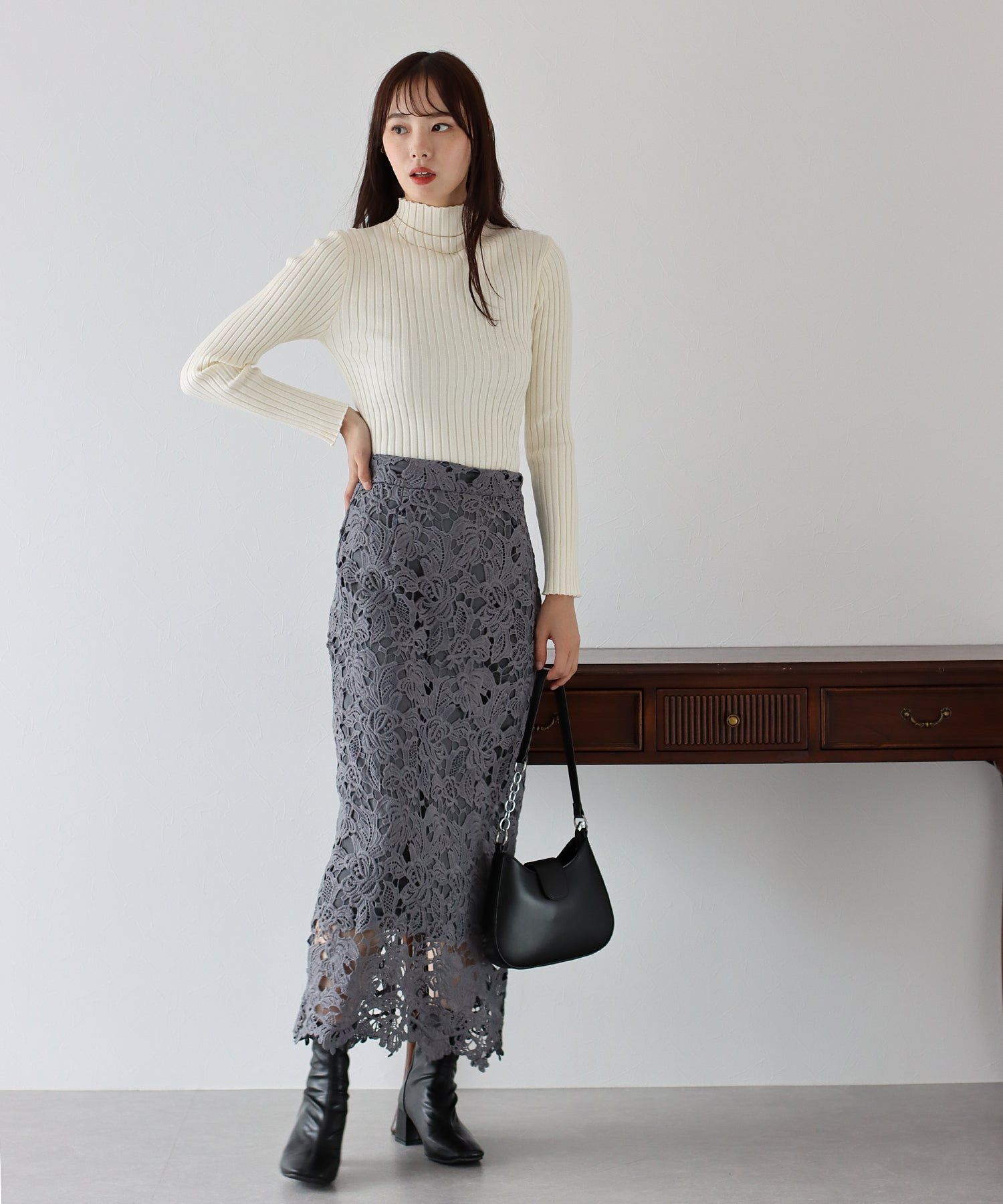 日本 BLUE EAST - 彈性百搭羅紋長袖上衣-黑