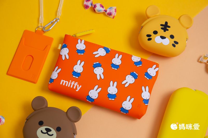 日本P+G design - 矽膠拉鍊收納袋/化妝包/筆袋-滿版米飛-橘紅 (M)