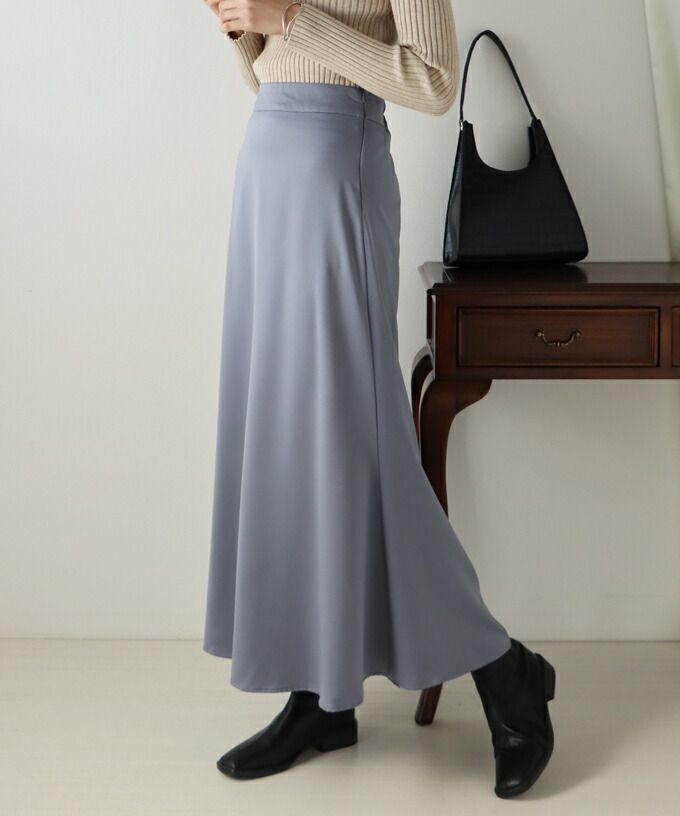 日本 BLUE EAST - 修身美腿素面傘狀長裙-灰藍