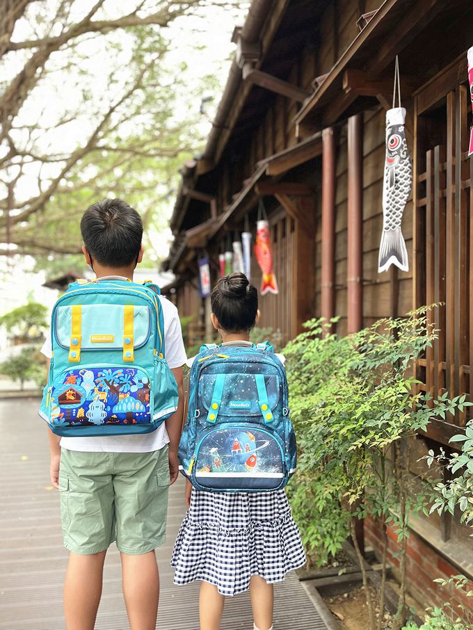 MoonRock - 護脊書包-SP1 太空漫步-LED胸扣2023款 適用身高:95-140公分-19L