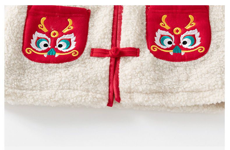 漢服風喜氣拜年立領盤釦外套-福氣龍口袋-米白色