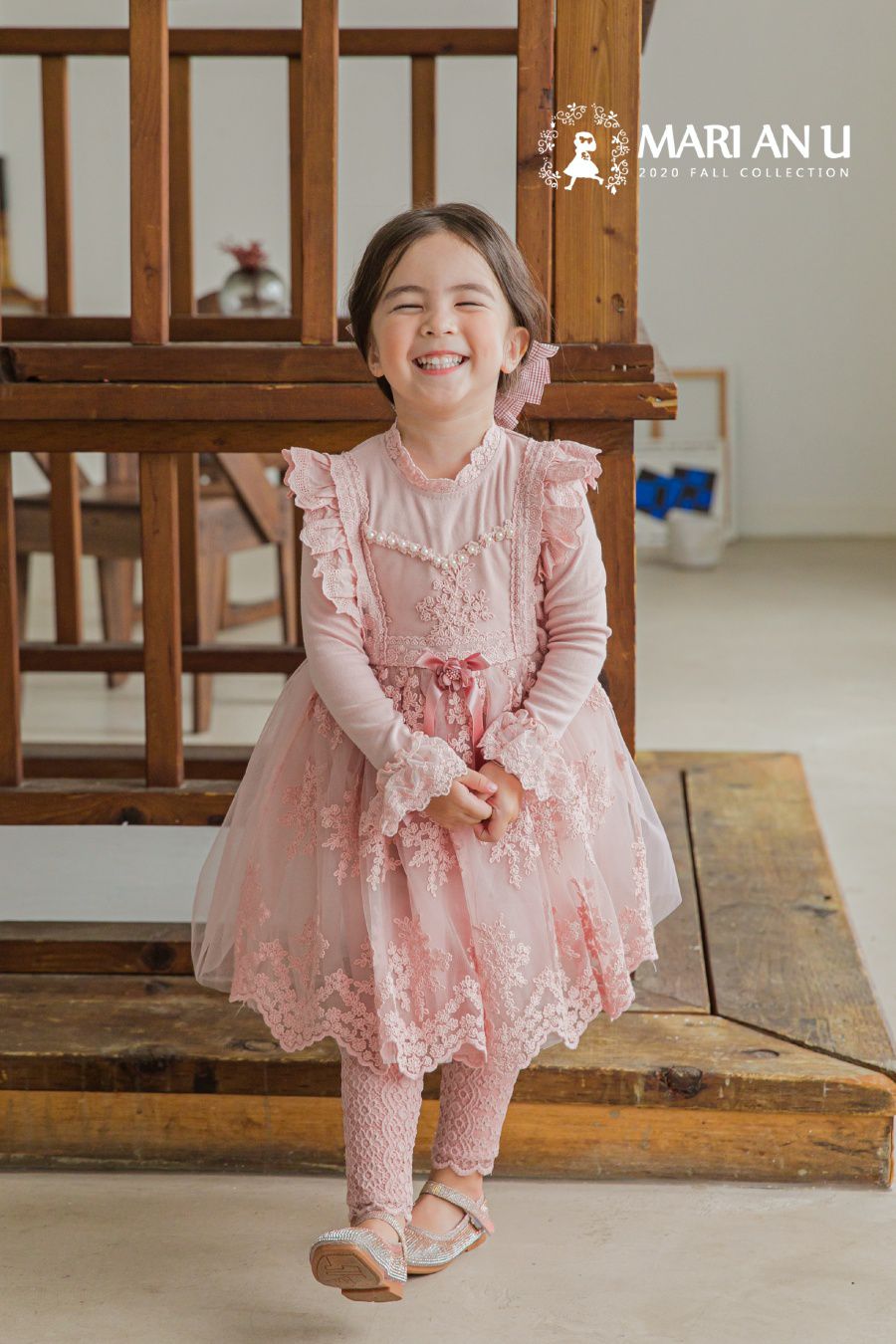 韓國 mari an u - 蕾絲袖口雕花紗裙洋裝-粉紅